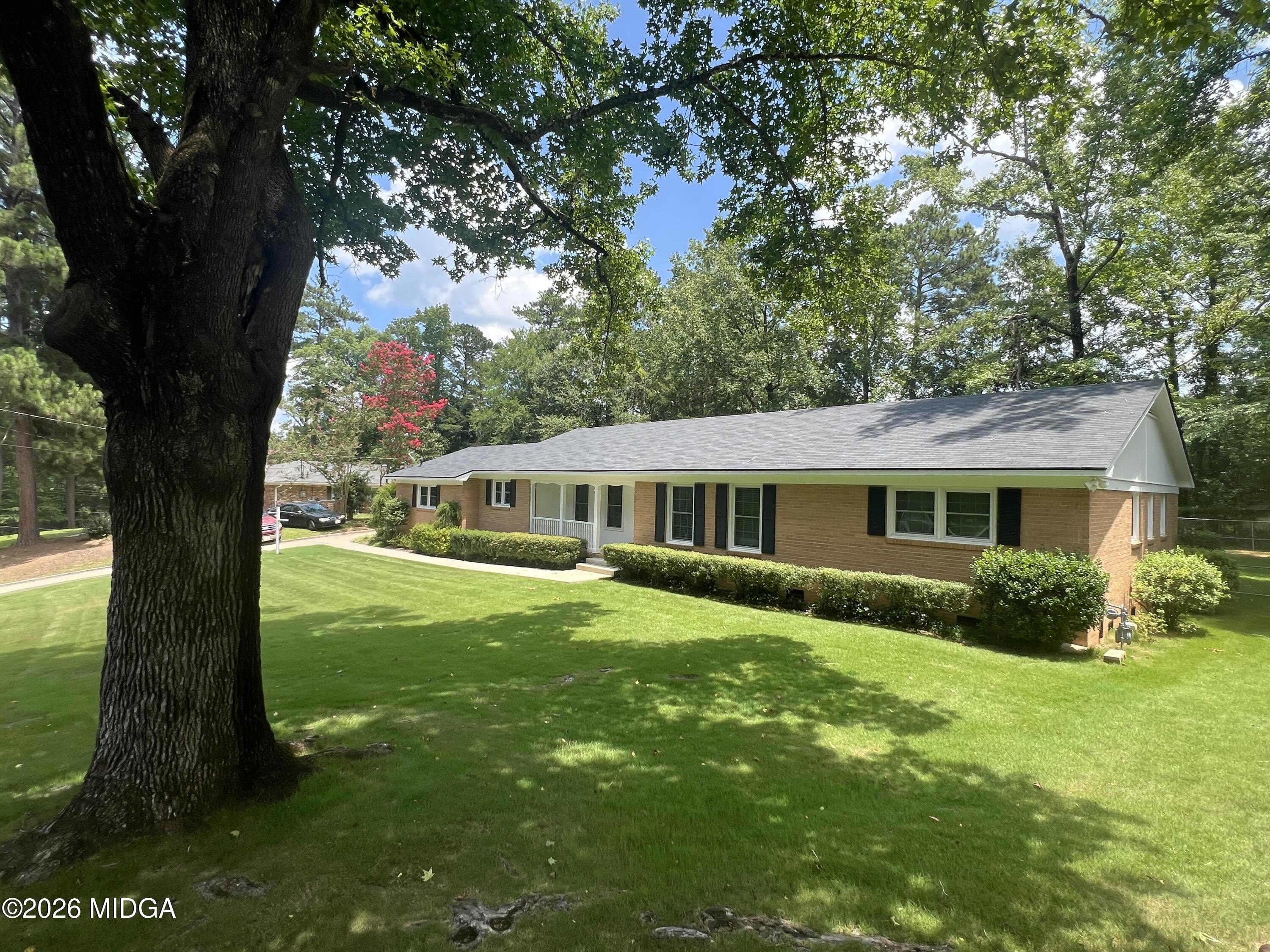 1943 Birchwood Way – photo 2