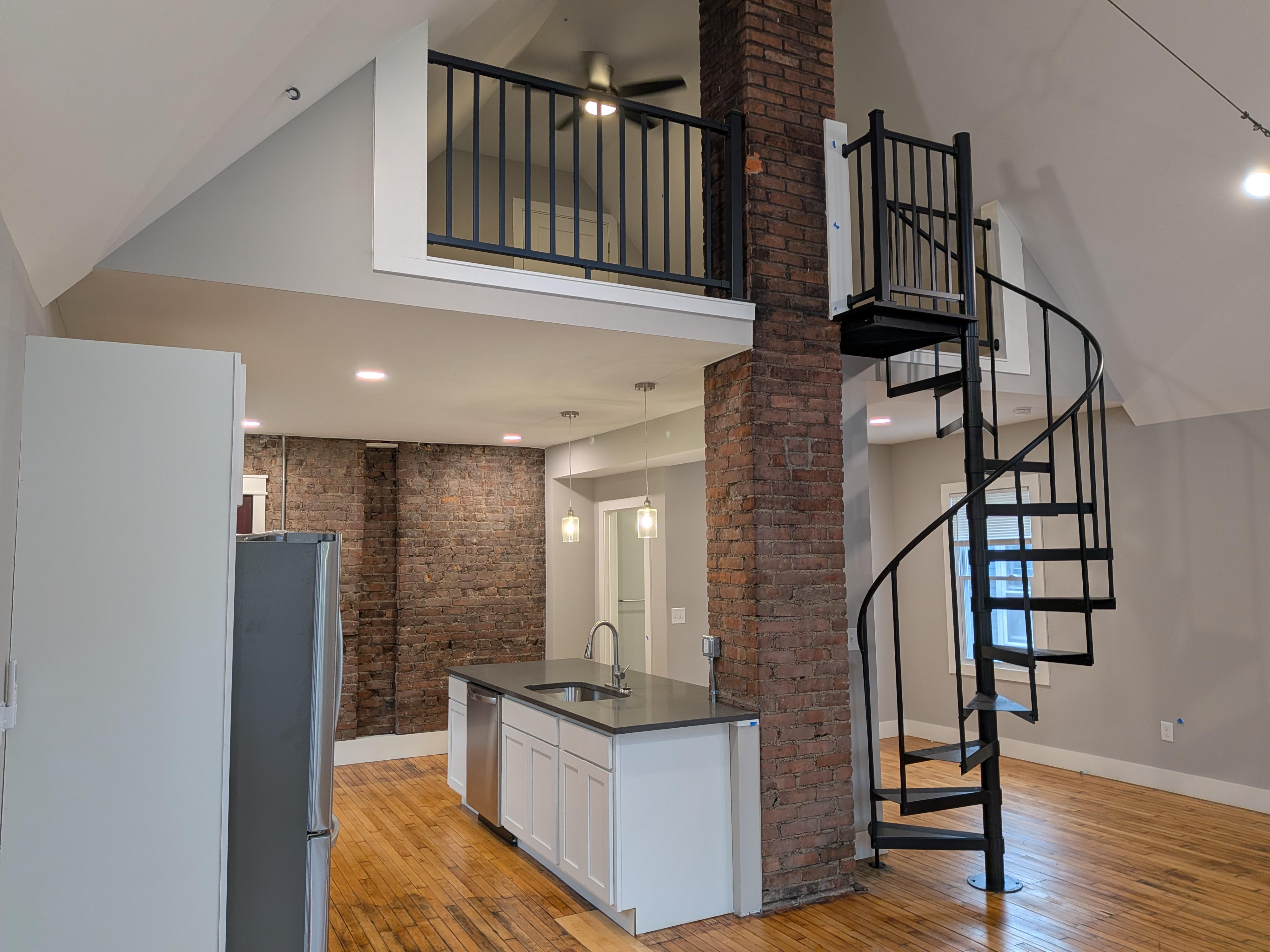 1014 Kenilworth Ave unit 3 – photo 1