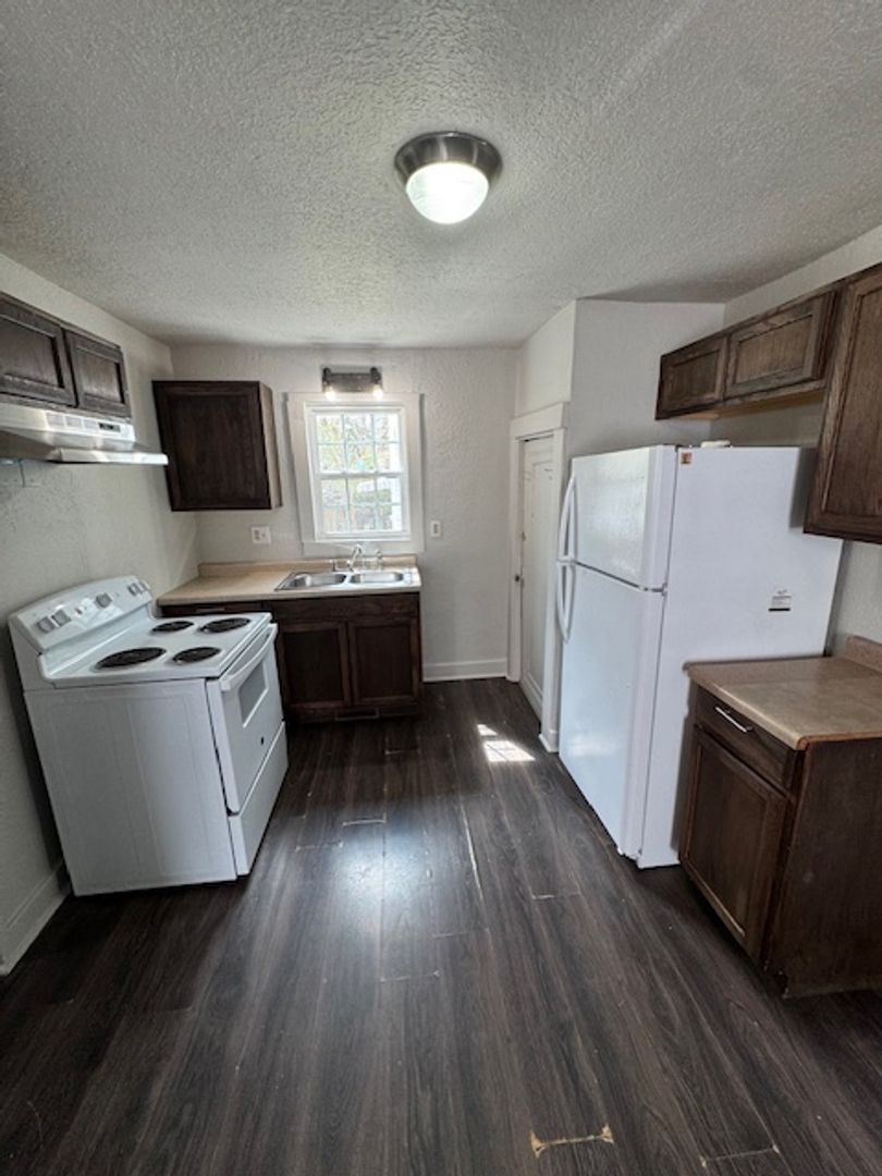 1516 Bayer Ave – photo 5