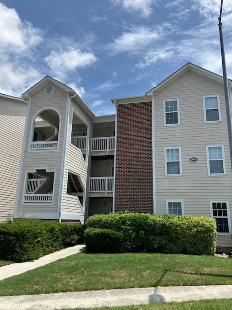904 Litchfield Way unit 904-J – photo 1