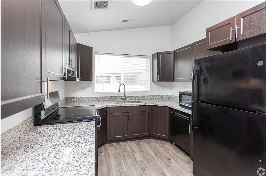 Eagle Heights Village – photo 3