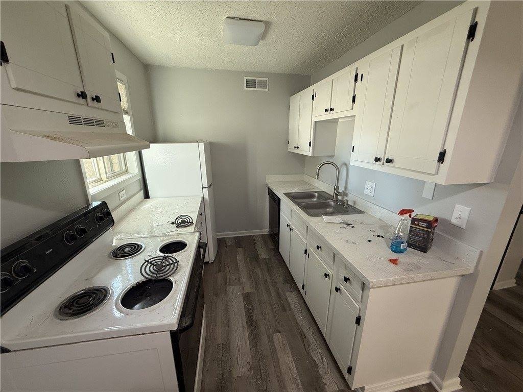 314 S Haswell Dr – photo 3