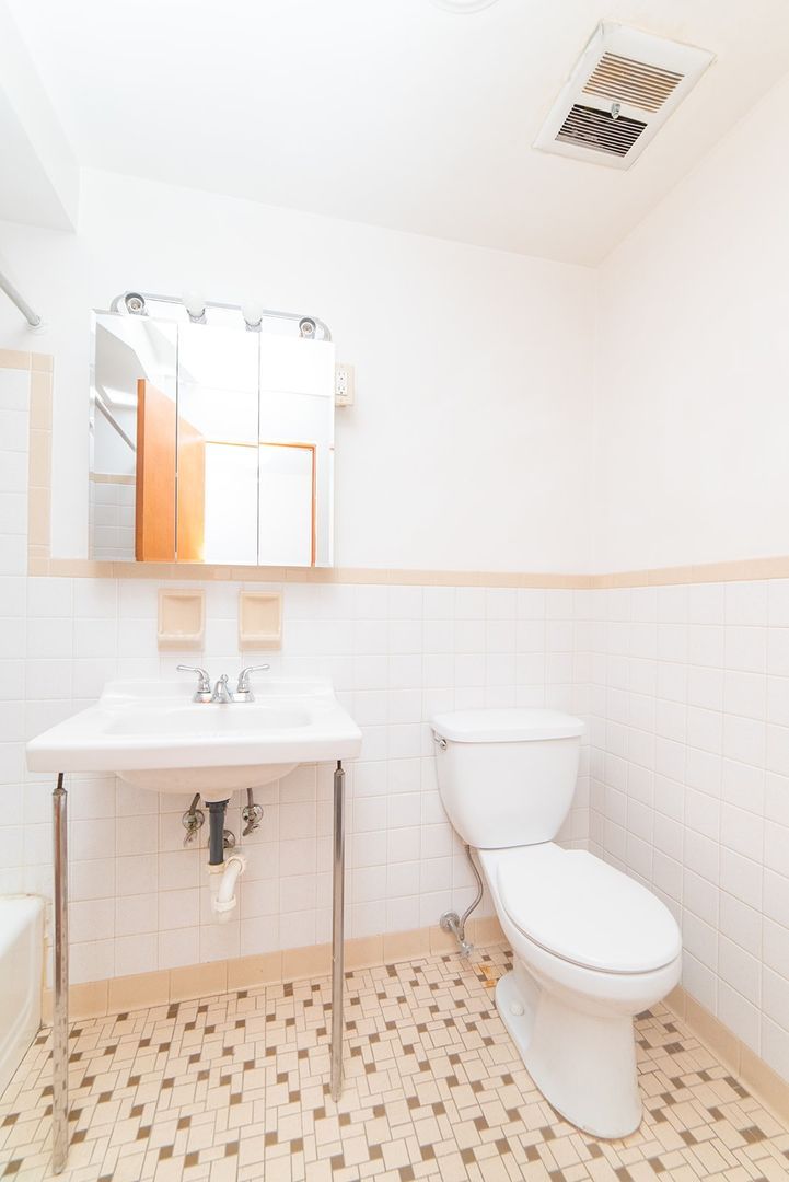 1101 Broadway Ave unit Unit 1105-122 – photo 3