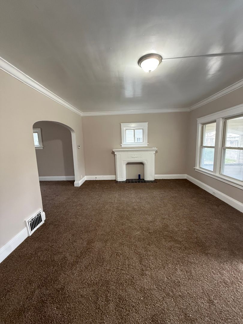 13810 Bartlett Ave – photo 4