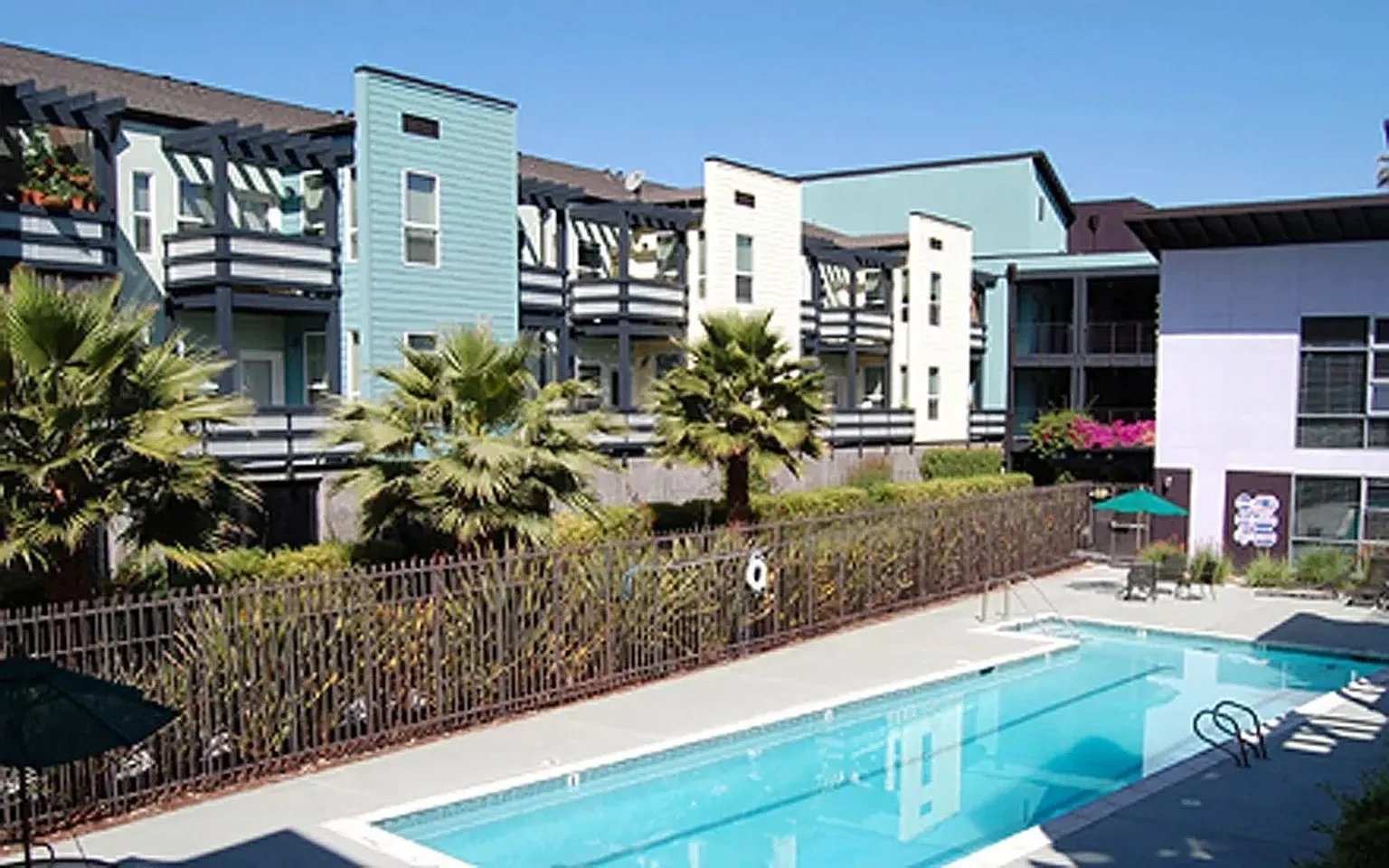 Lenzen Square Apartments – photo 1