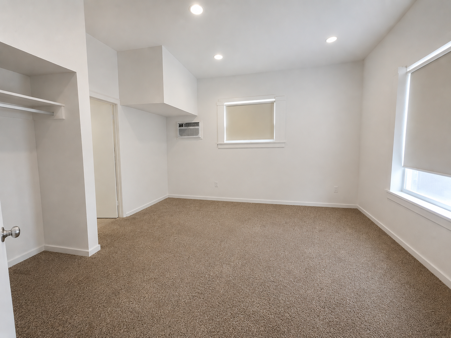 2109 Washington Ave unit Unit 1F - LOWER FRONT – photo 2