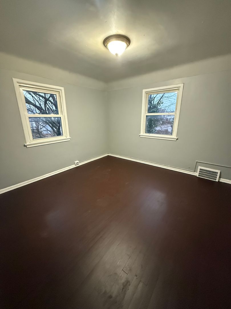 3761 E 144th St – photo 3