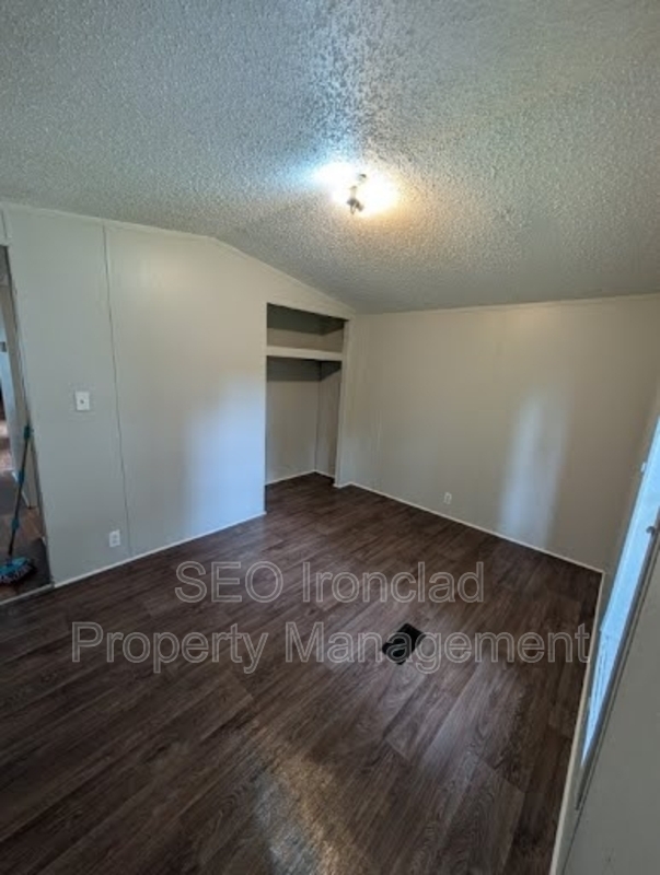515 Orme Ave – photo 5
