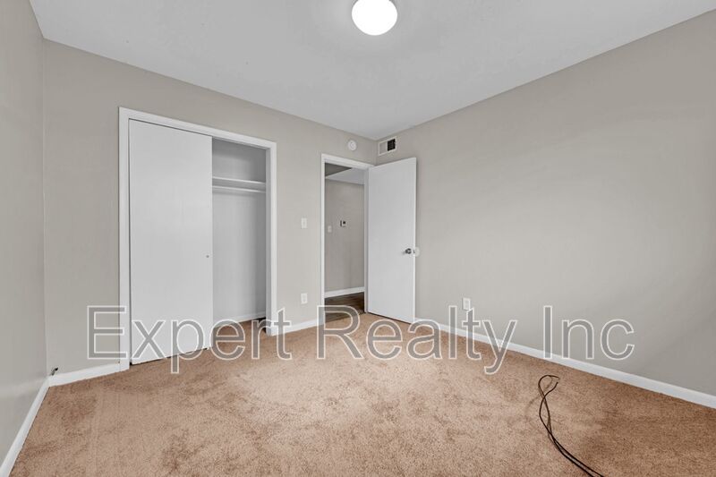 3225 Avenue S unit C – photo 4