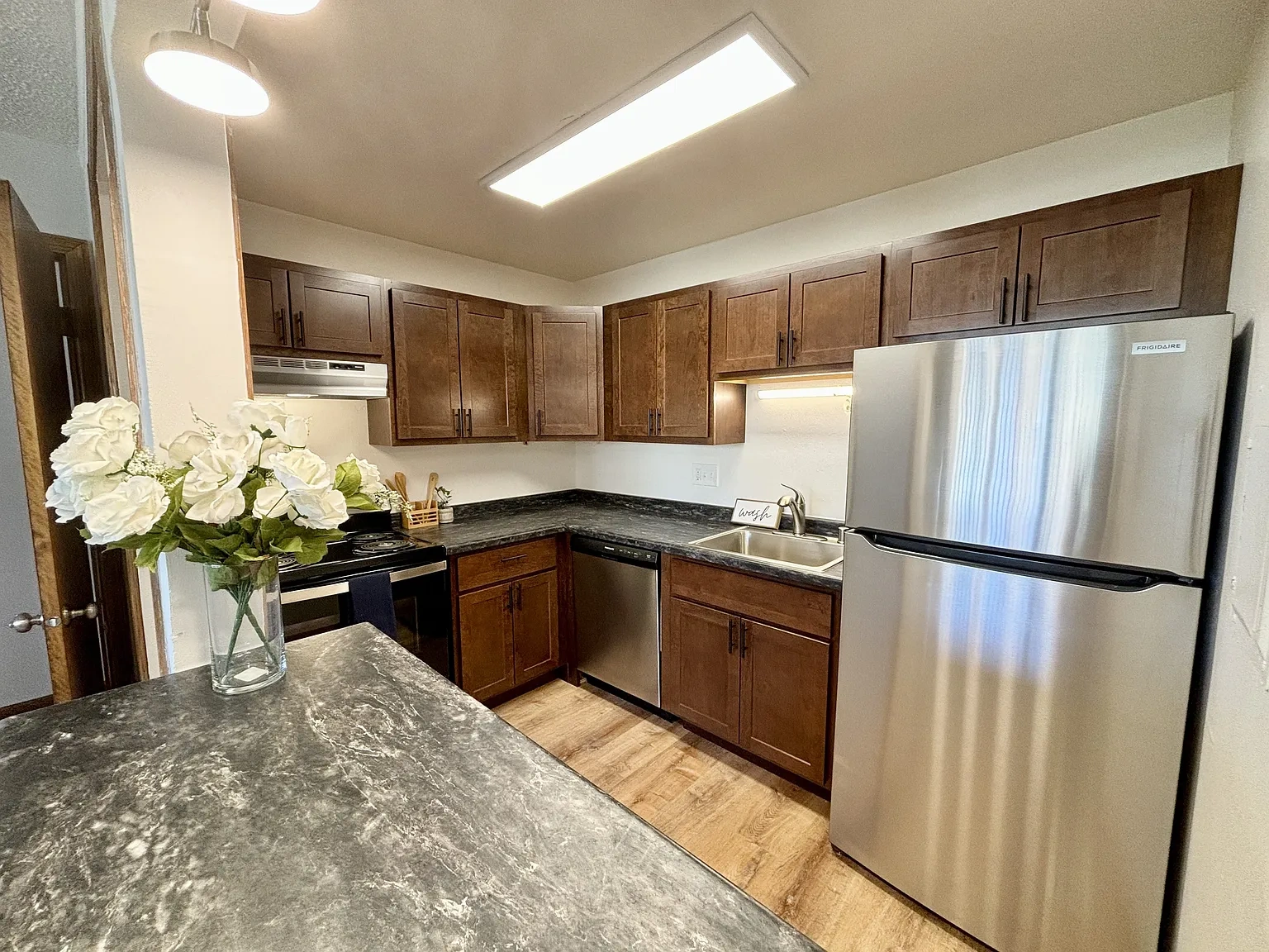 Town's Edge Apartments – photo 2
