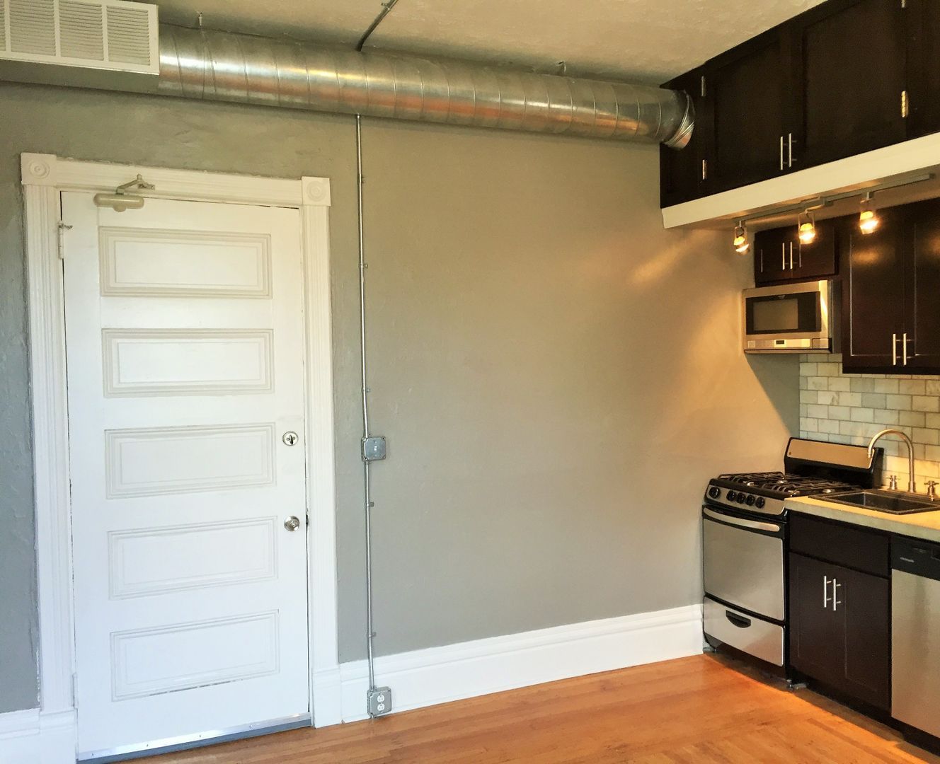 1034 Murray Hill Ave unit 1 – photo 2