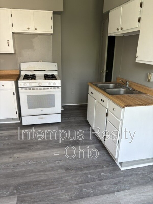 2749 Rush Blvd – photo 2