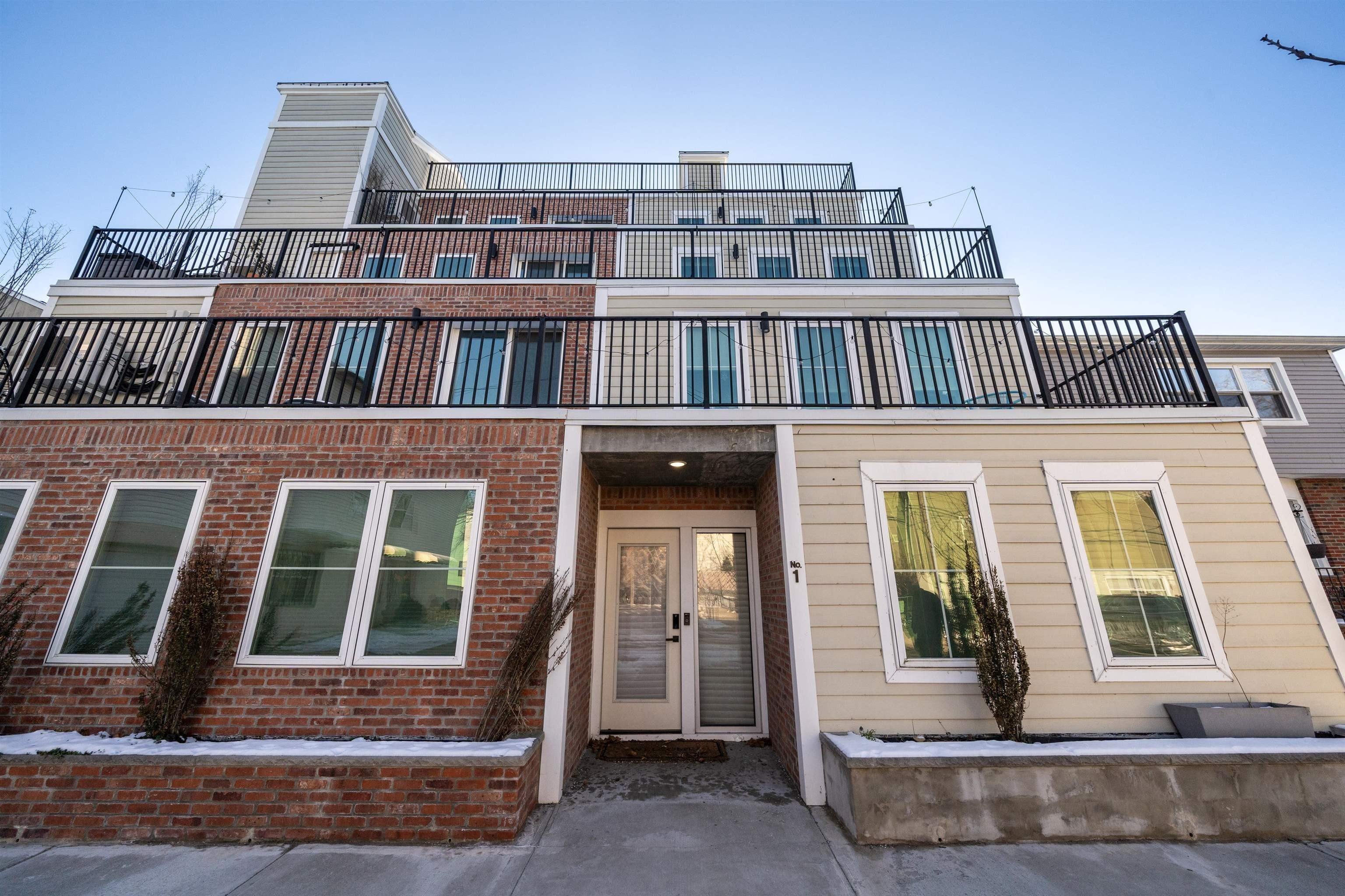 83 Waverly St #1 – photo 1
