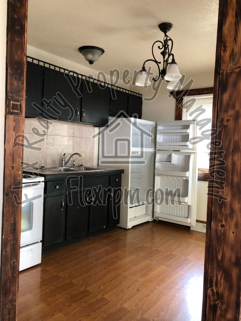 1112 Bronson Ave unit BACK – photo 4