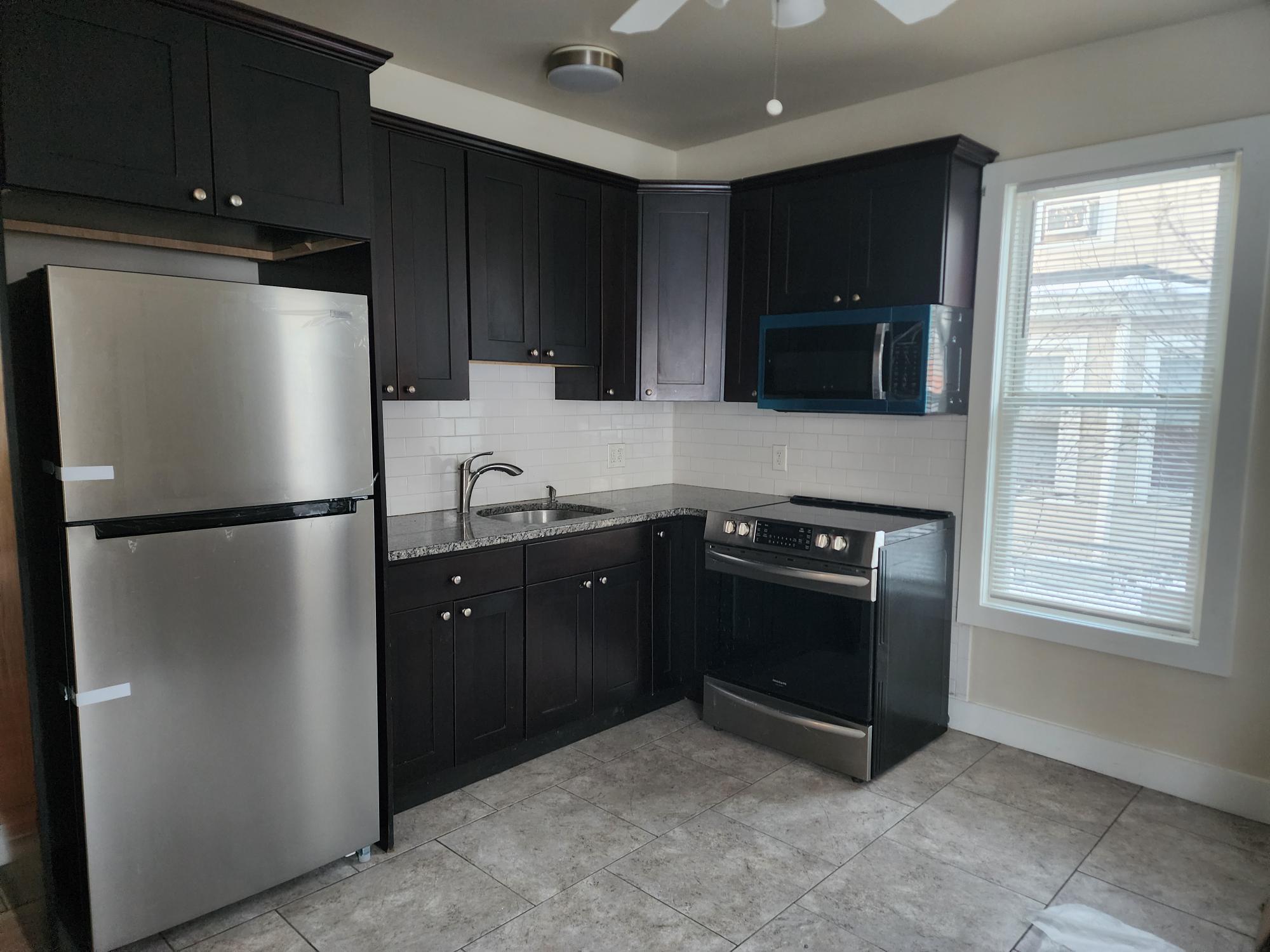 157 N Clinton St unit B – photo 1
