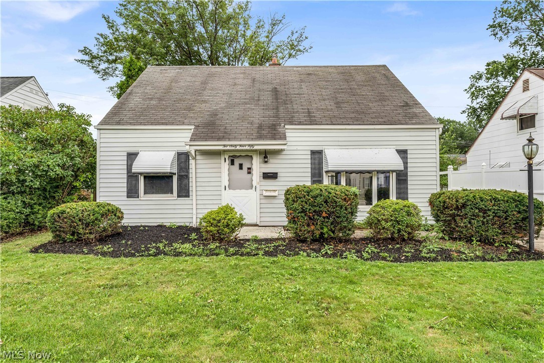 26450 Drakefield Ave – photo 1