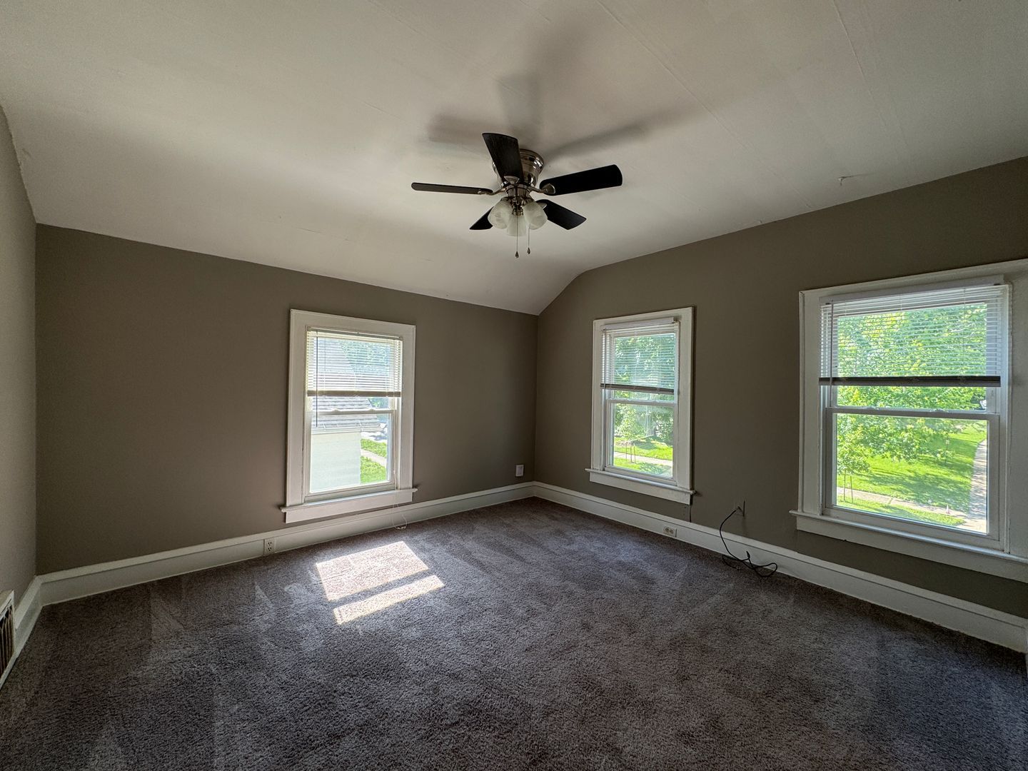 608 E Monroe St unit Upper – photo 3