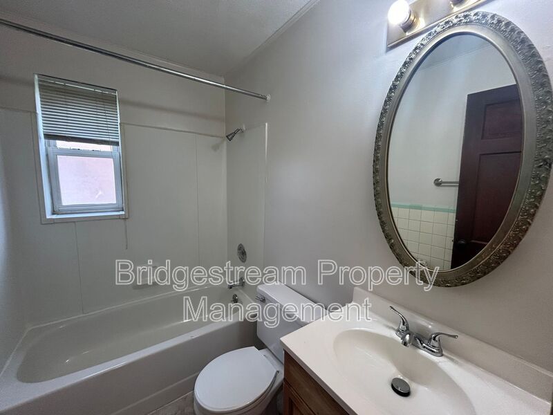 1549 Old Ln Ave unit 1 – photo 5