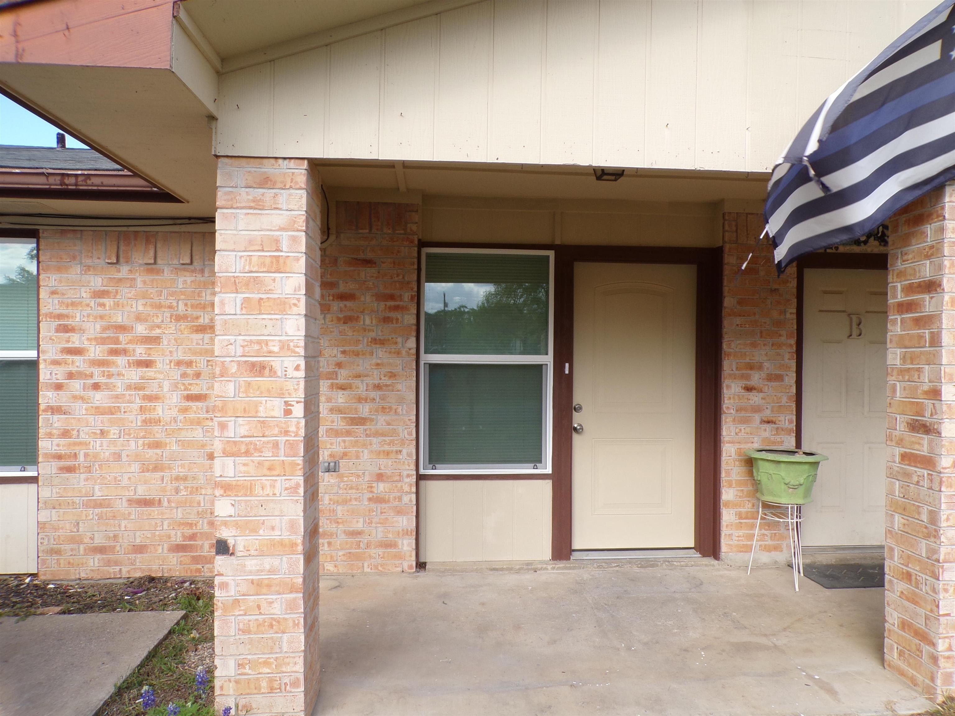 1904 Ridgeview Dr – photo 1