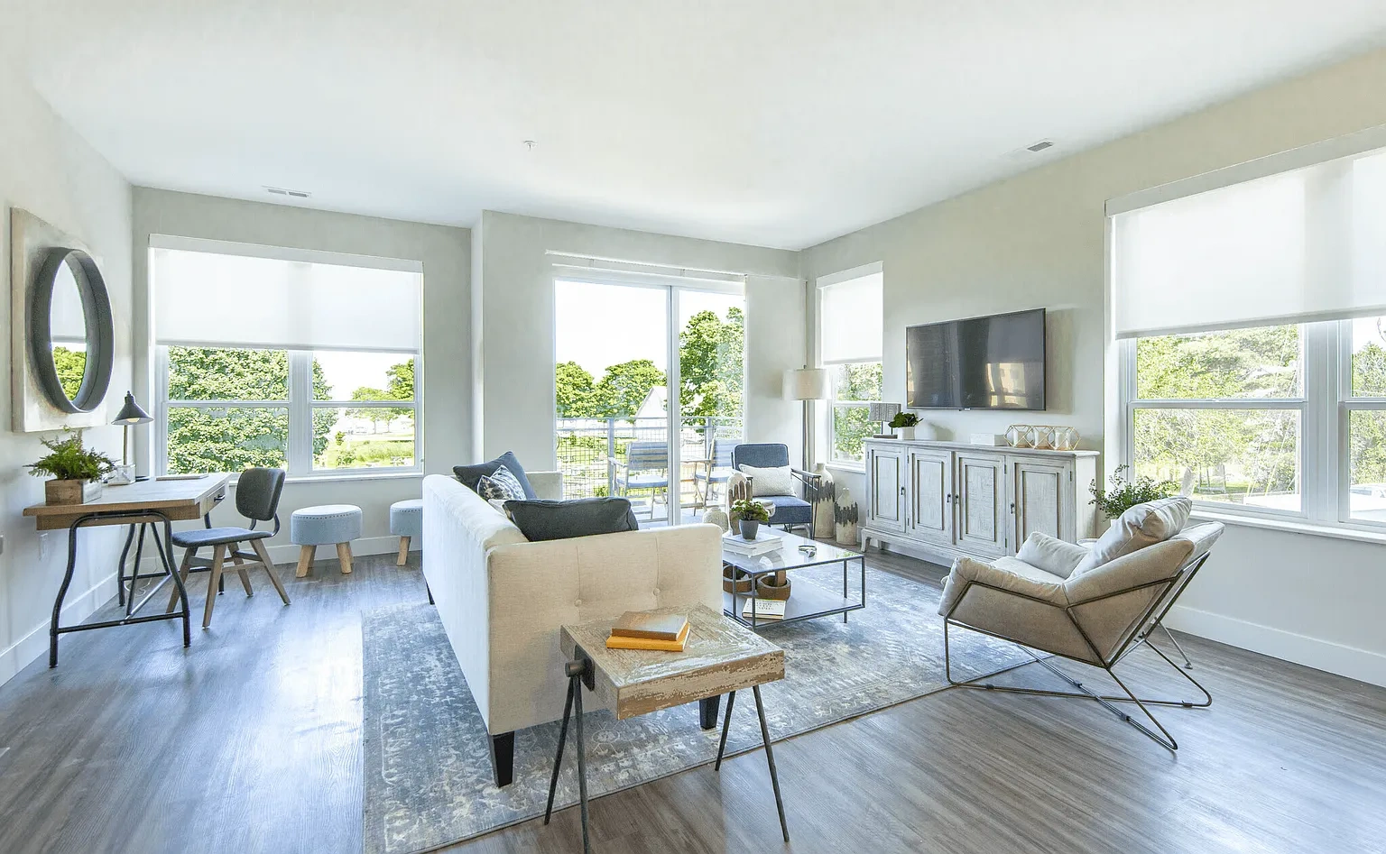 Lake Terrace Apartments – photo 2
