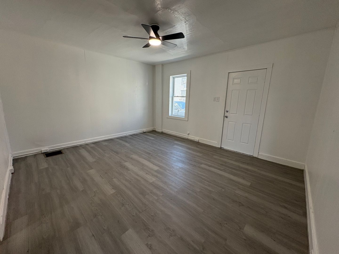 217 S Hartley St – photo 5