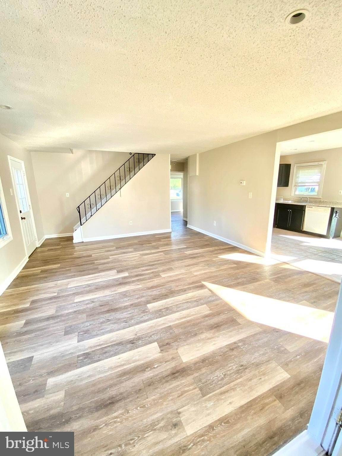 46 Beaverdale Ln – photo 4