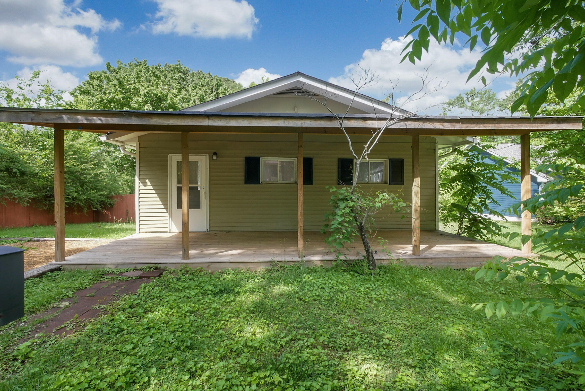219 Vreeland St – photo 2