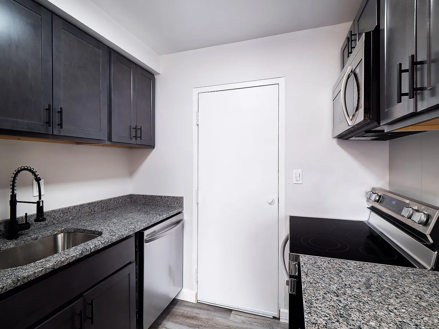 Coventry Mayfield Apartments – photo 4