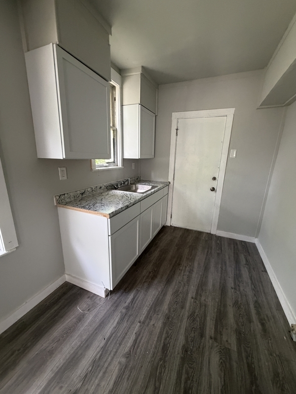 12315 Revere Ave – photo 4
