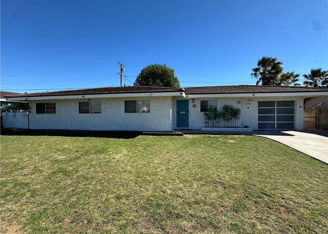 979 N Gardena Ave – photo 1