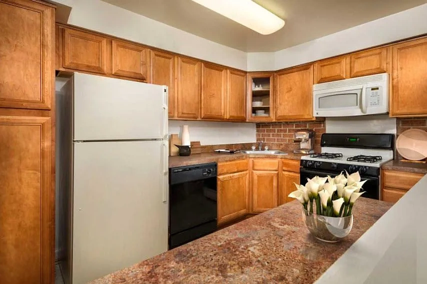 Village Square West Apartments – photo 5