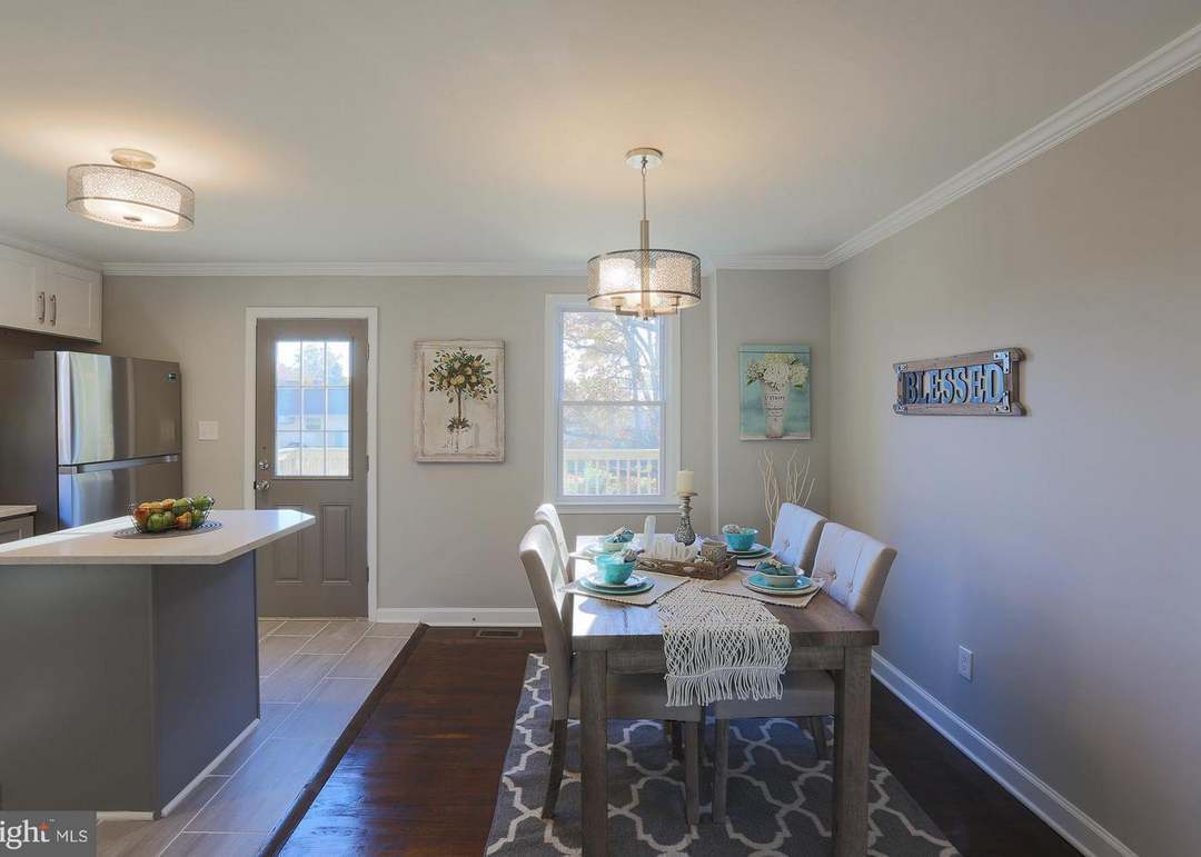8727 Avondale Rd – photo 3