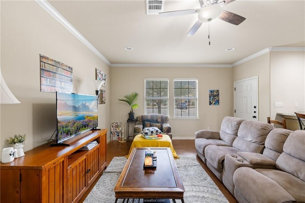 2902 Old Ironsides Dr – photo 2
