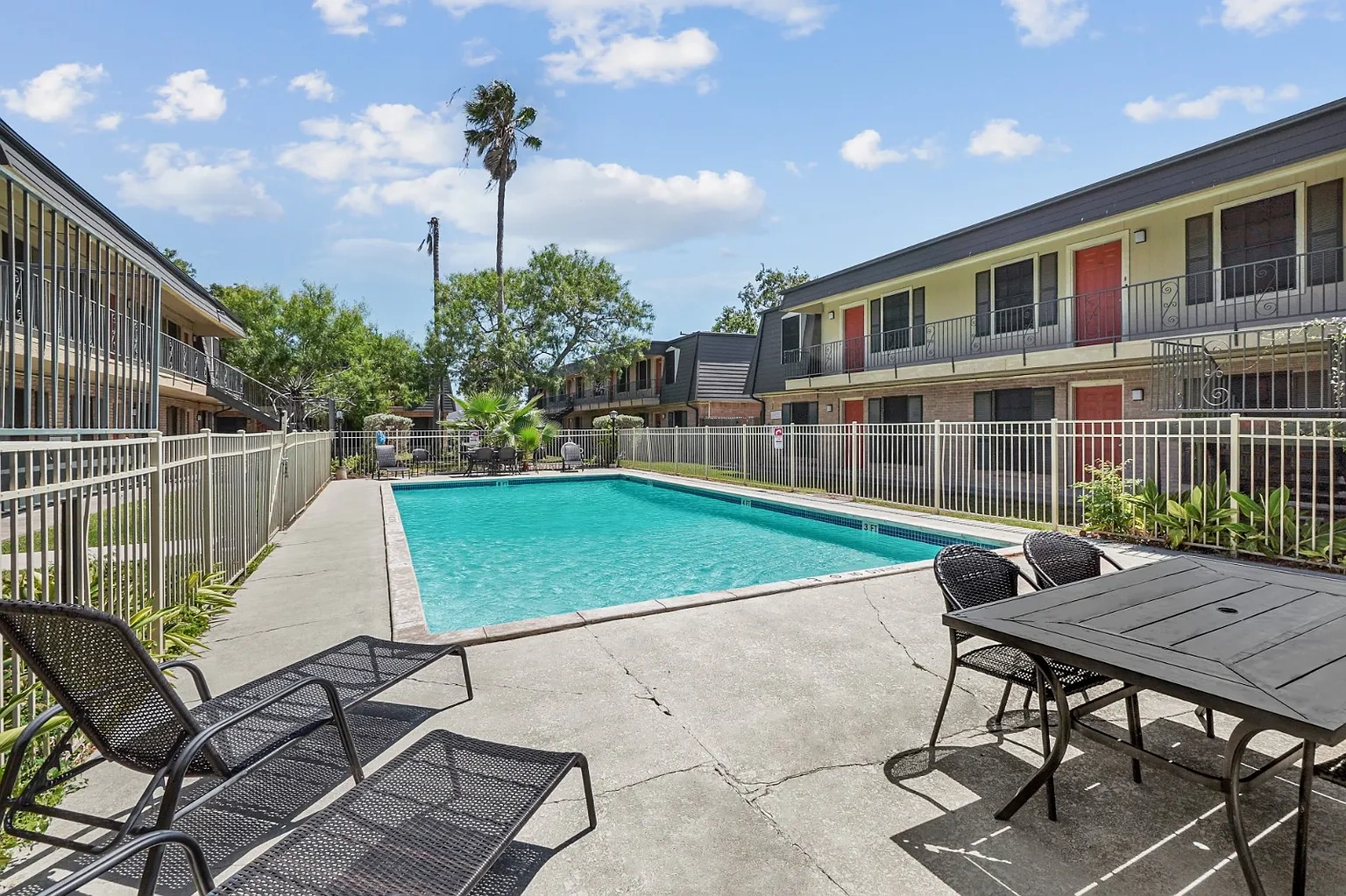 Alameda Apartments – photo 3