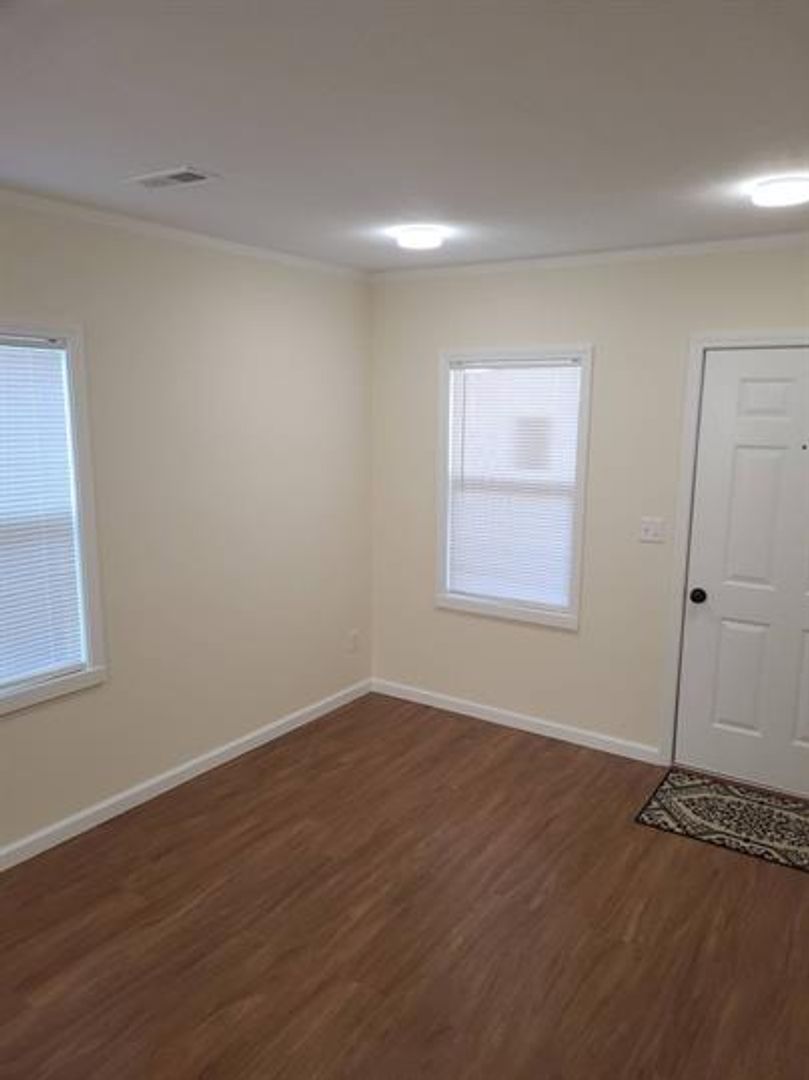 1538 Longfield Ave – photo 2