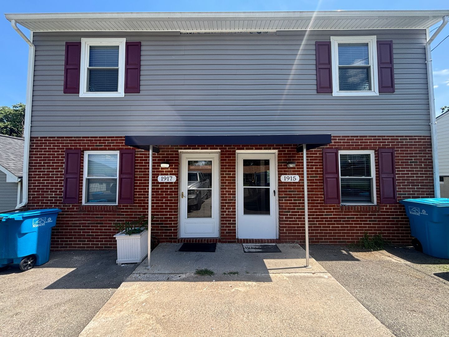 1917 Wallace Ave NE – photo 1