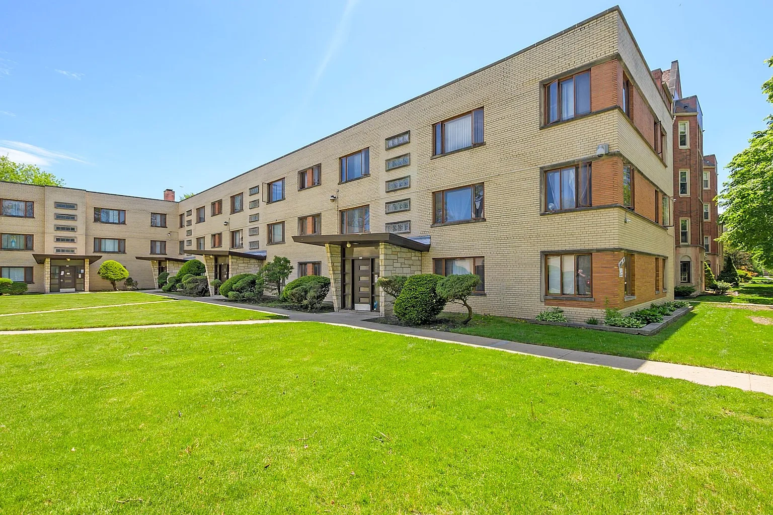 10539-10555 S Hale Ave – photo 5