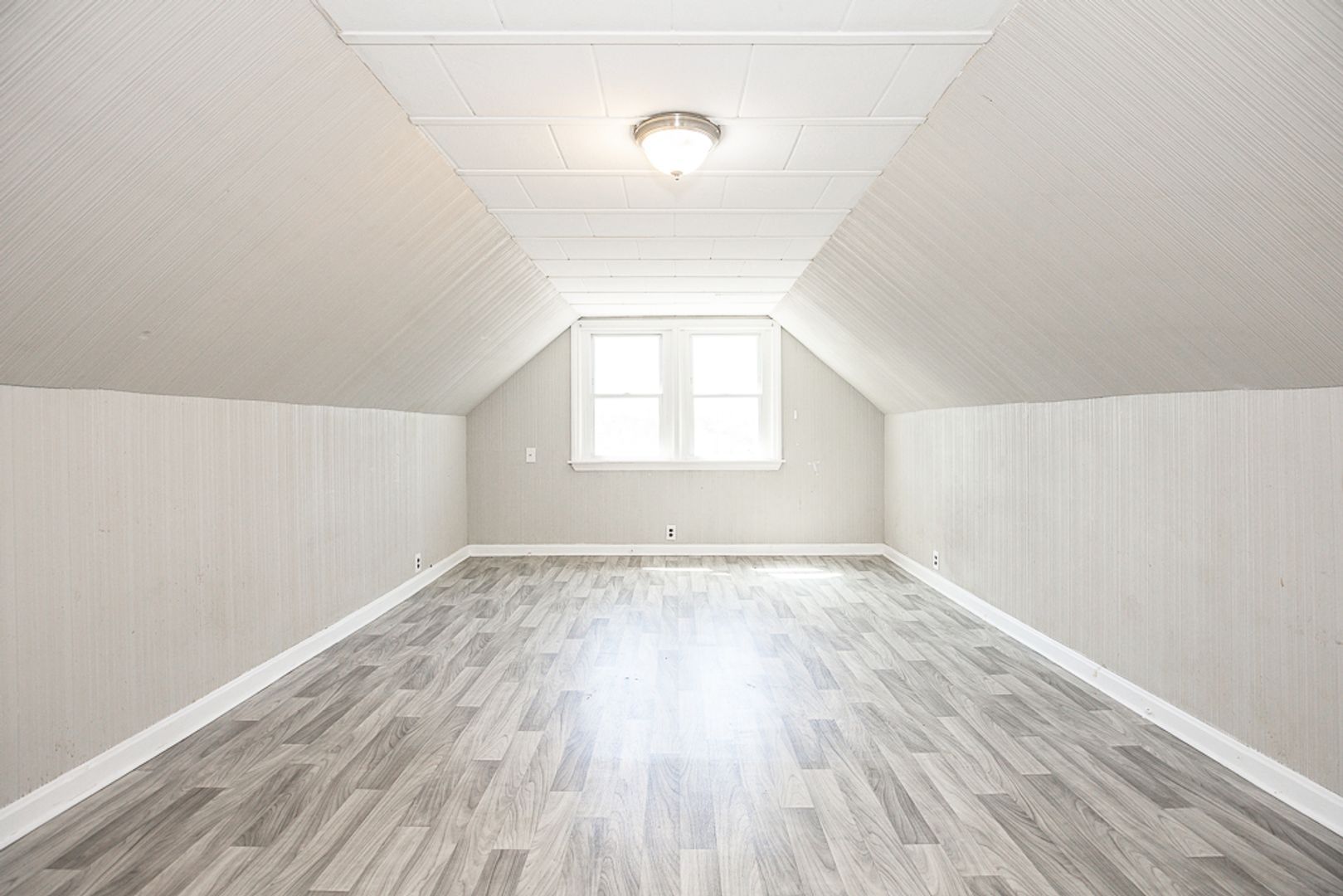 8505 Garfield Blvd unit Unit 3 – photo 4