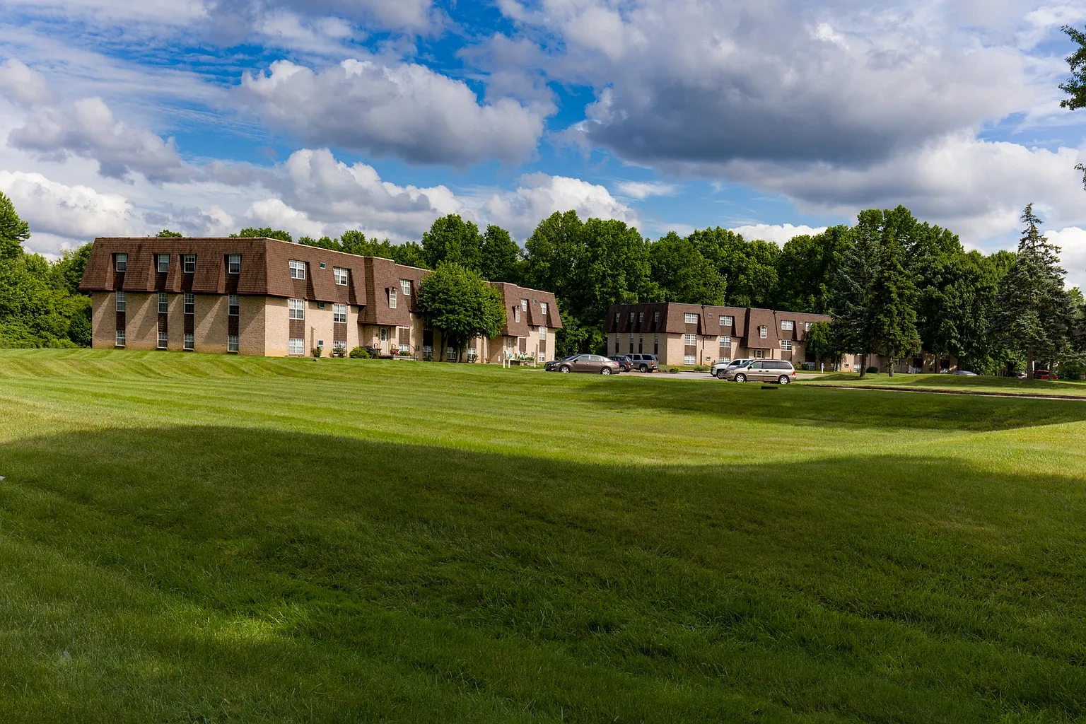 Deer Creek Apartments – photo 2