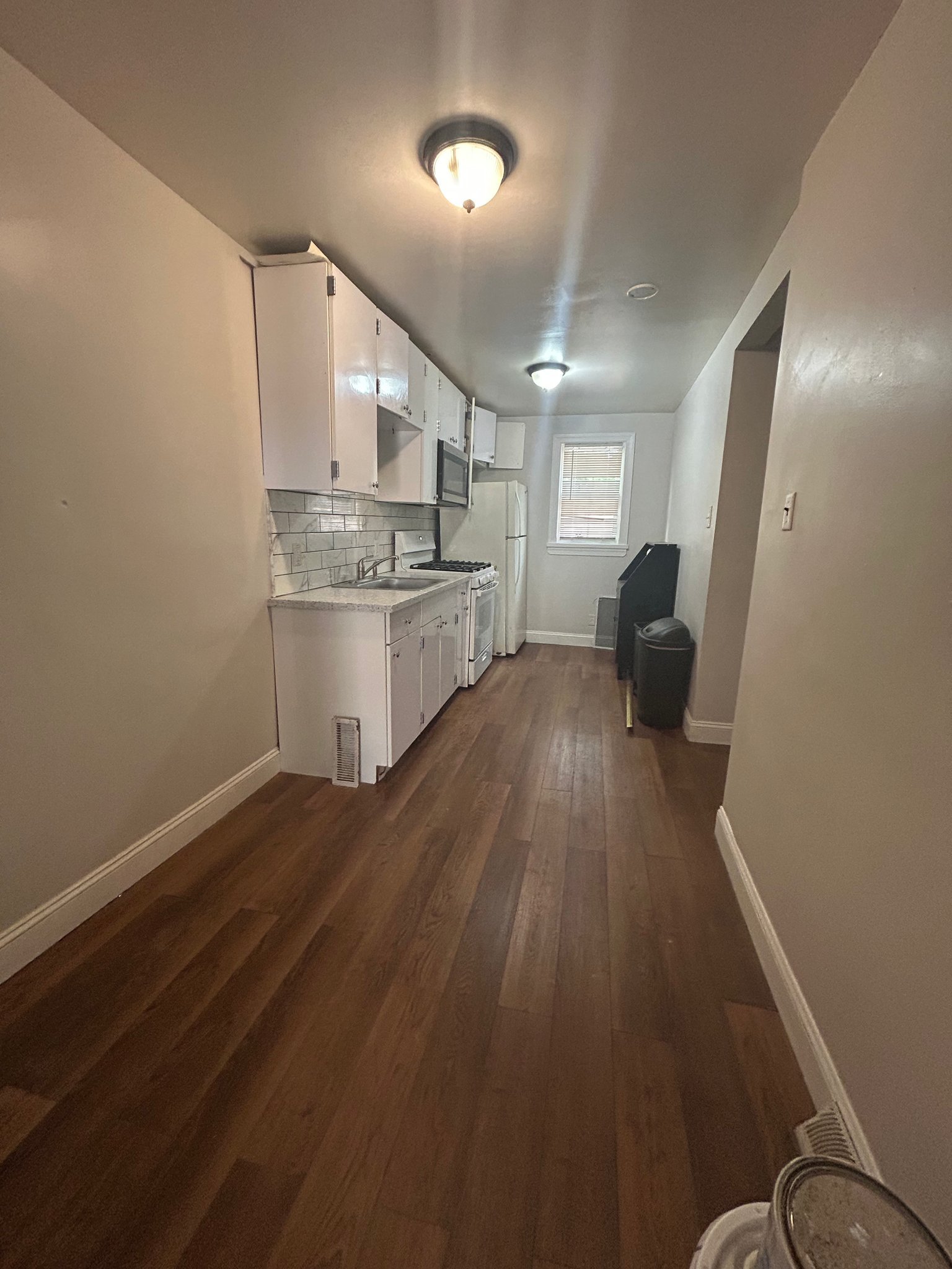 1045 Fehrs Ct – photo 4