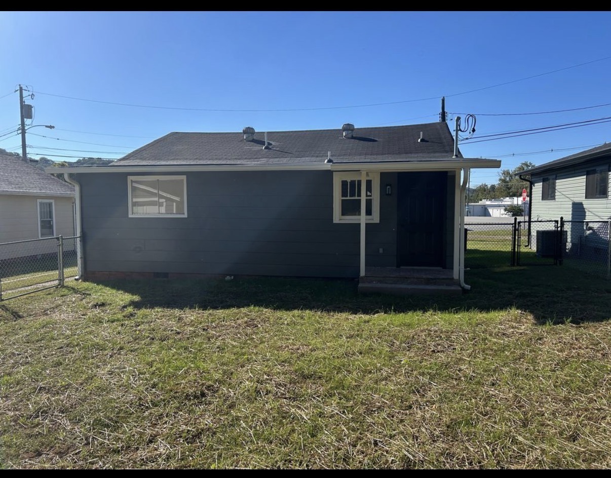 105 Cross St – photo 2