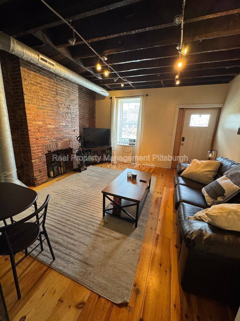 47 Van Braam St – photo 2