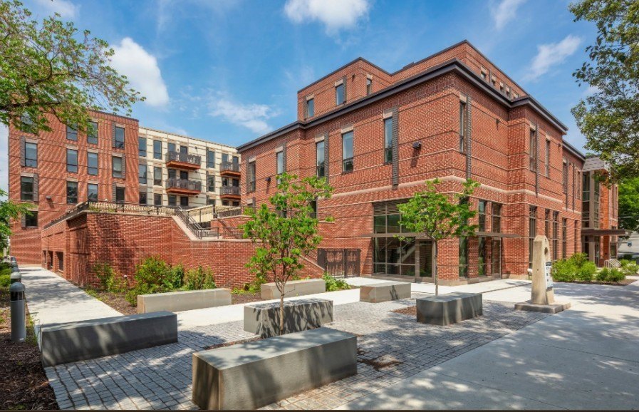 105 W Court St – photo 1