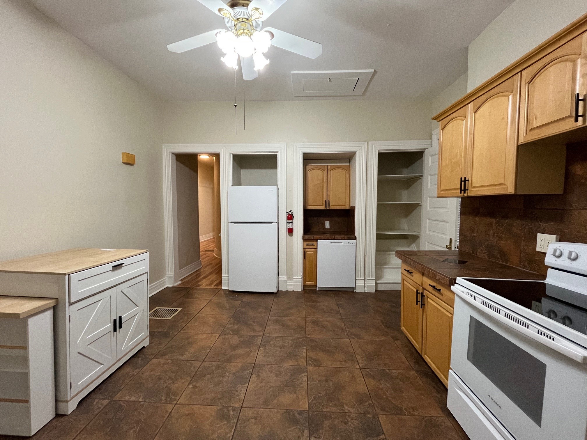 332 Stratford Ave unit # 1 – photo 5