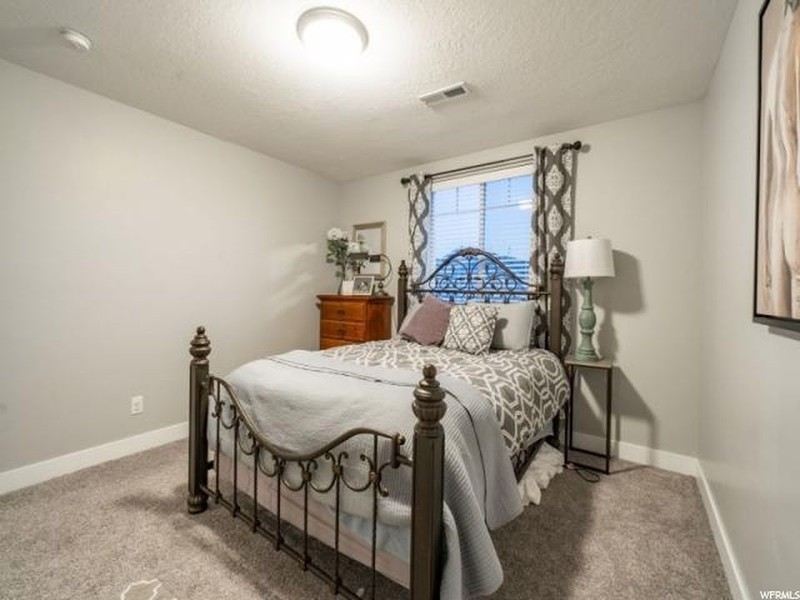 132 W Silver Springs Dr – photo 5