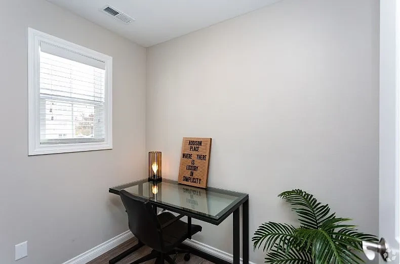 Addison Place – photo 5