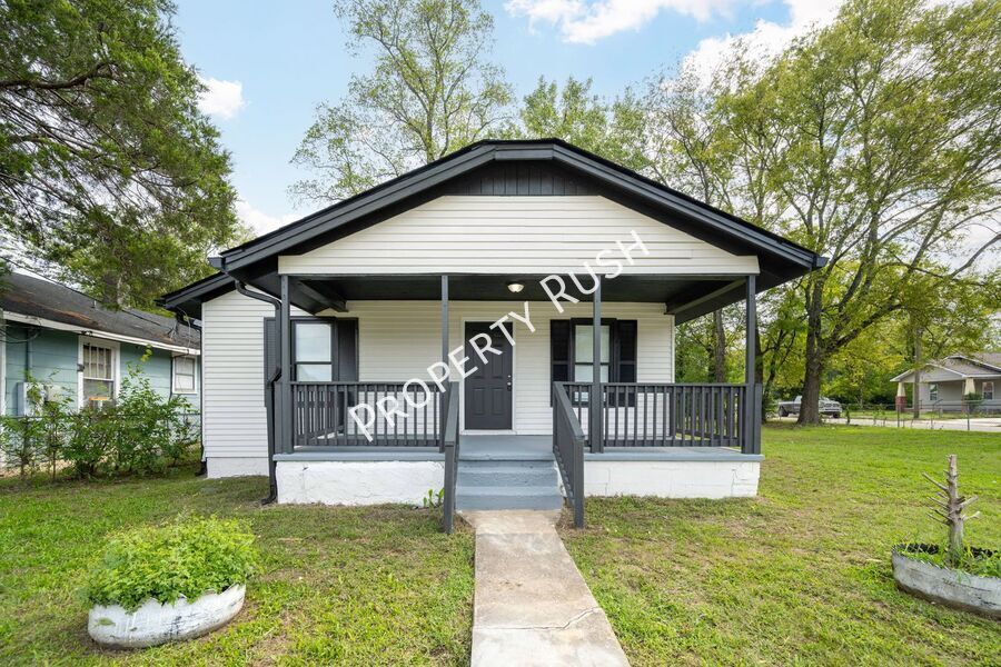 3818 Chandler Ave – photo 2