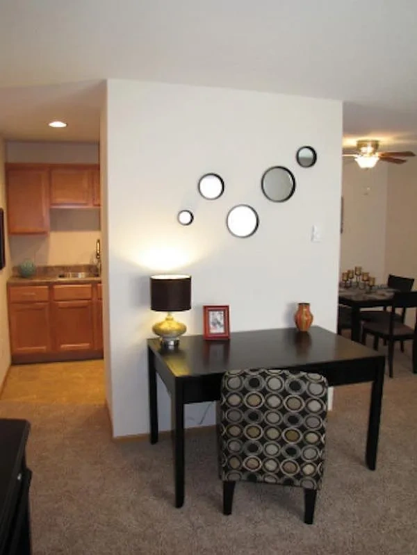 Courtyard Apartment Homes – photo 3