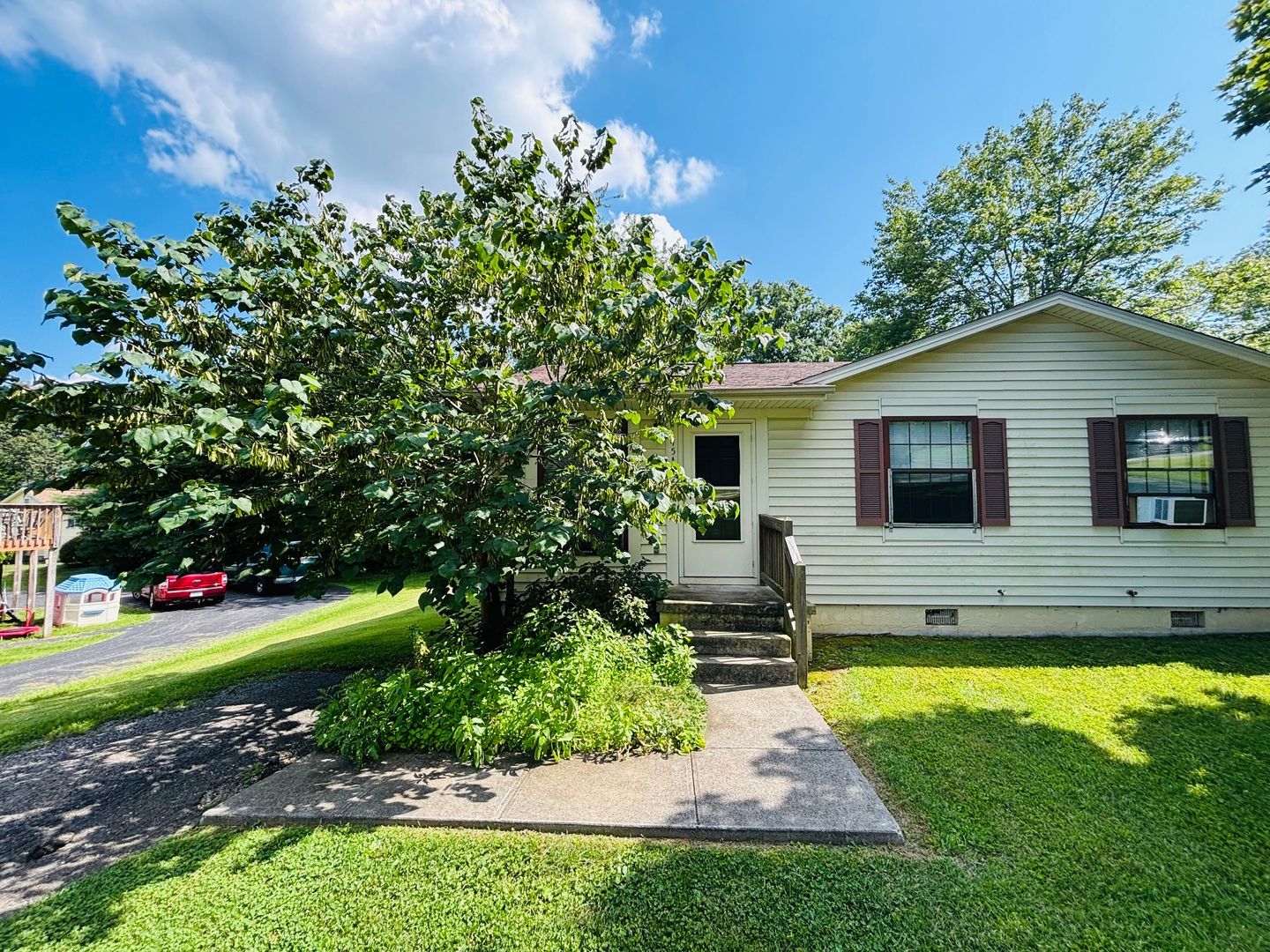145 Thelma Ln NE – photo 2