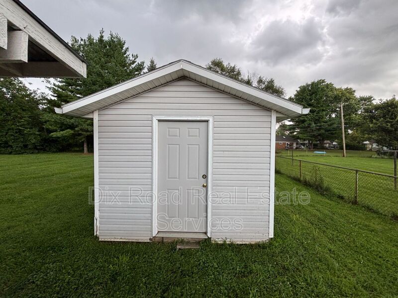 272 Symmes Rd – photo 5